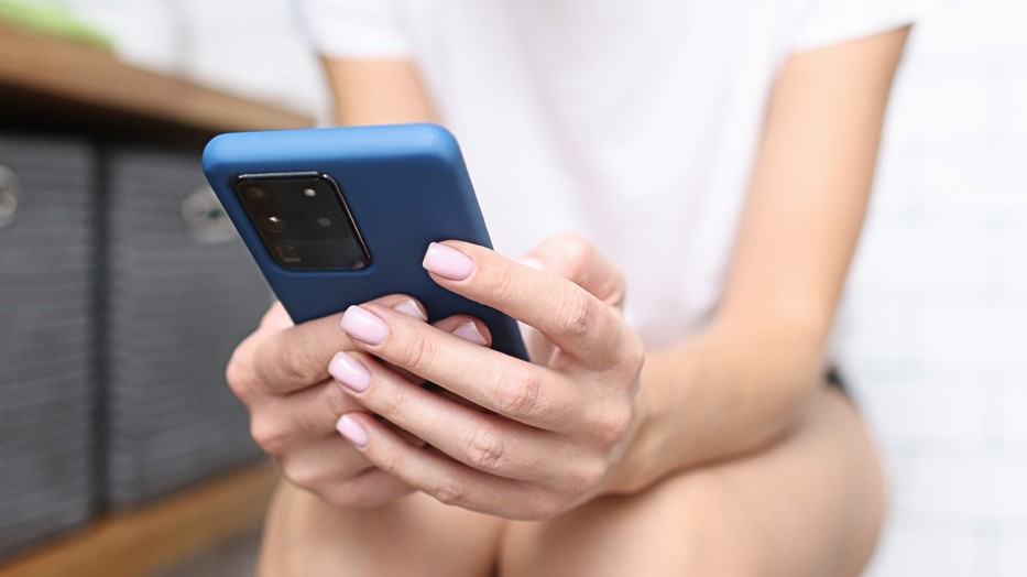 Ha gyakran nyomkodjuk a telefonunkat a vécén ülve, az akár aranyeret is okozhat