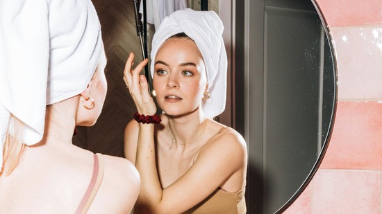 Korábban a gazdagok és híresek kiváltsága volt, ma már mainstream lett a botox - a huszonévesek körében is