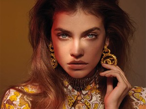 Mennyire gyönyörű Palvin Barbi a Vogue címlapján!