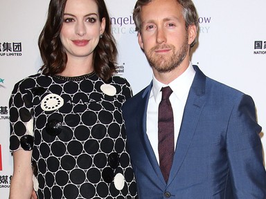 Megszületett Anne Hathaway kisfia!