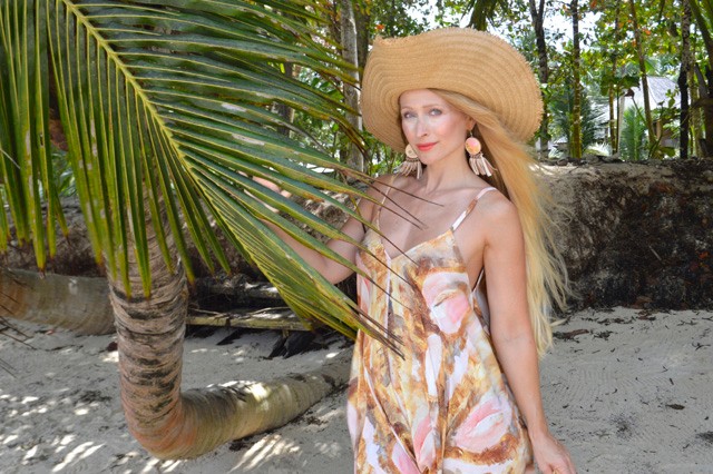 Csillag Zsuzsi a Seychelles-szigetekről mutatja be a hét legjobb szettjeit