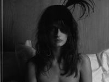 Levetkőzött a legérzékibb magyar modell!