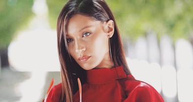 Ilyet se láttunk még: Bella Hadid övtáskája miatt villantott egy hatalmasat!