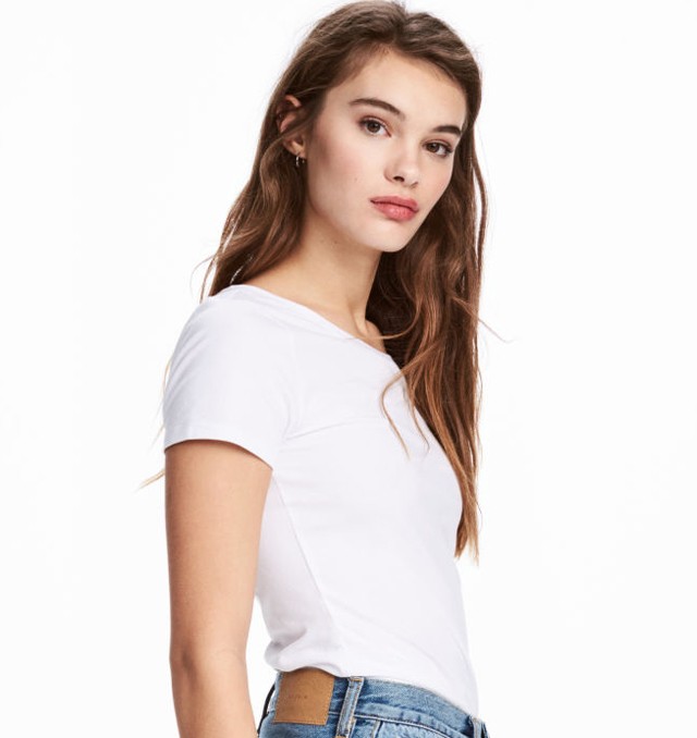 Fehér felső H&M- 1290 Ft- hm.com
