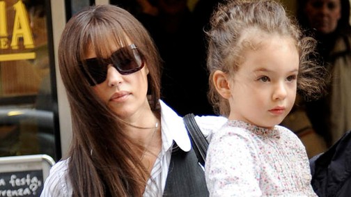 Ilyen gyönyörű már Monica Bellucci és Vincent Cassel lánya