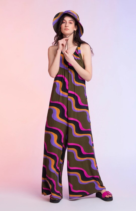 Egyedi tervezésű hullám mintás overall és kalap TOMCSANYI 58800 Ft, 15498 Ft