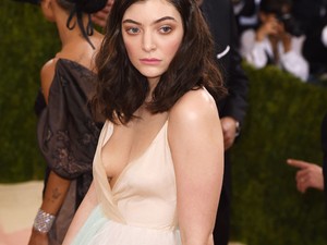 Lorde bevallotta: mélységesen megviselte az internetes zaklatás