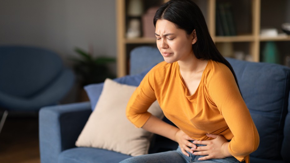 A puffadást gyakran nem csak étkezési tényezők, hanem életmódbeli és mentális hatások is előidézhetik