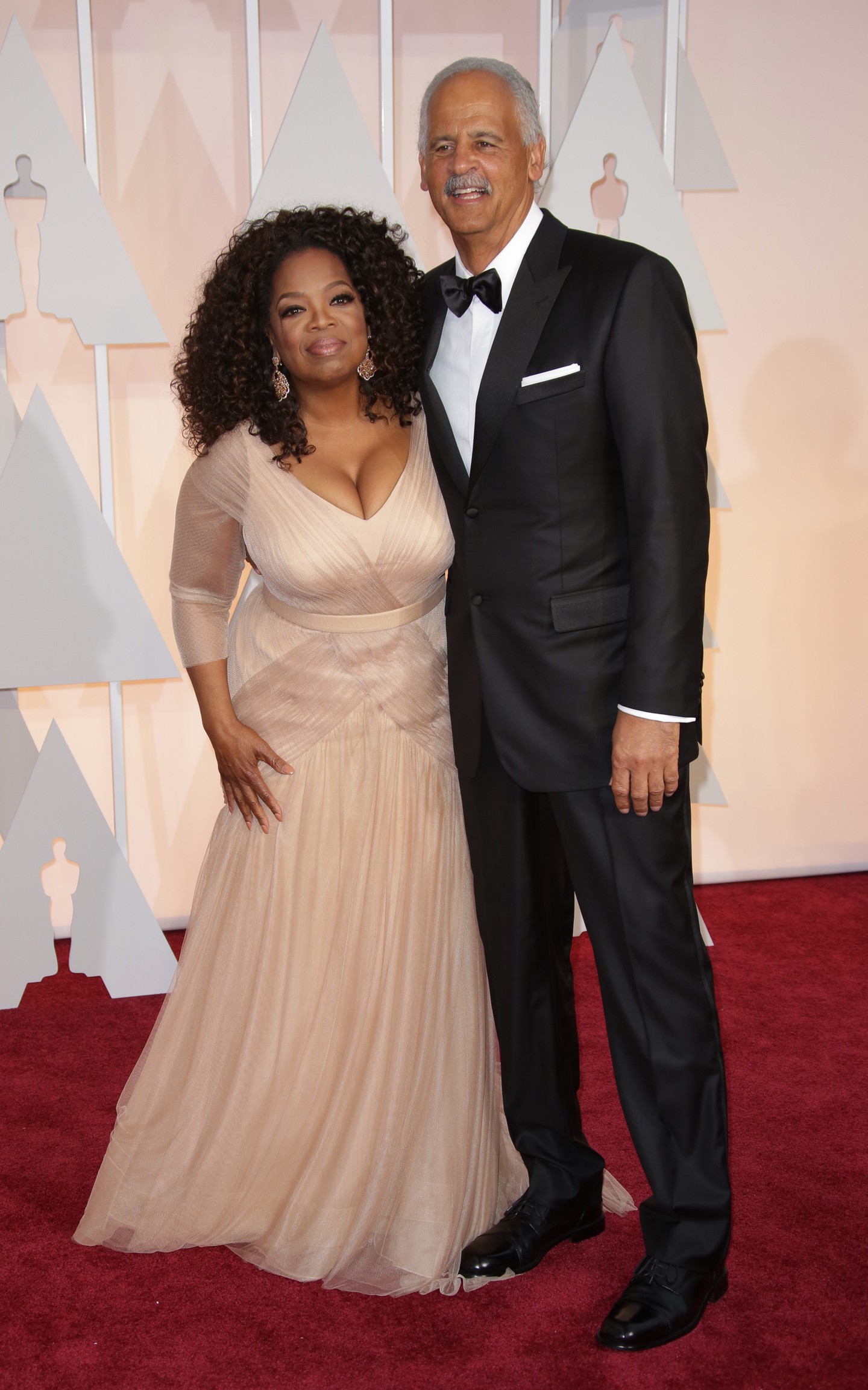Oprah Winfrey és Stedman Graham szerelme az 1986-os megismerkedésük óta tart. Kapcsolatuk legfontosabb alapköve, hogy bár eljegyezték egymást, a házasságot tudatosan elkerülték, és egyenrangú „spirituális társakként” élik az életüket