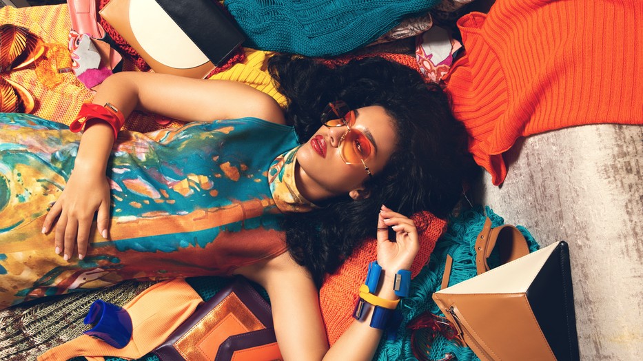 Exkluzív divatanyag a 80-as évek stílusára hangolva