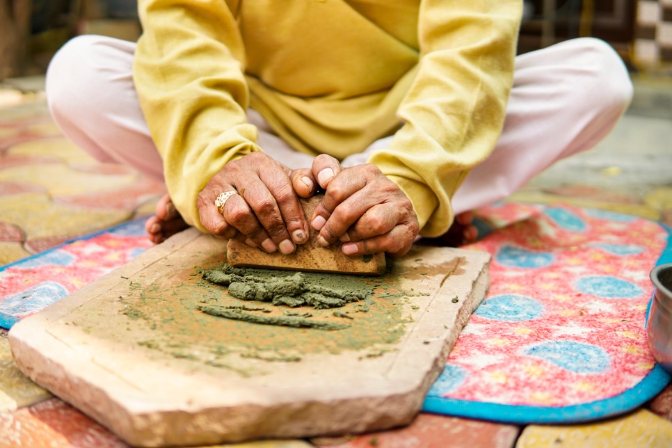 Indiában régóta használják a különböző illatanyagokat gyógyításra