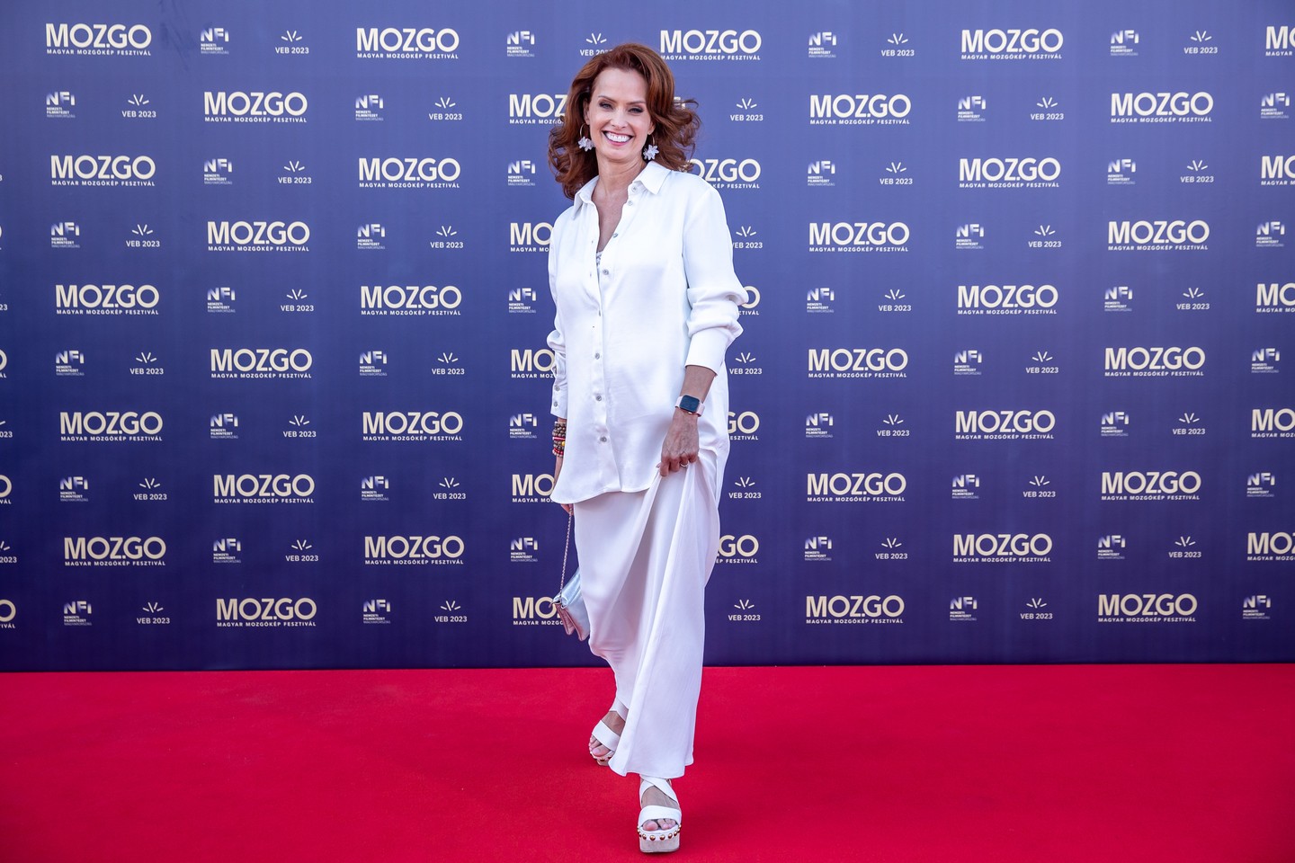 Dobó Kata színésznő és rendező hófehér szettben tündökölt