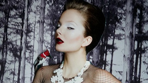 Megigéz, felkavar és elcsábít Mihalik Enikő