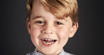 György herceg első napja az iskolában! Vigyázat, ez a videó túl cuki!