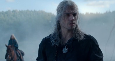 Zseniális sorozatokkal és Henry Cavillal kényeztet minket a Netflix júliusban