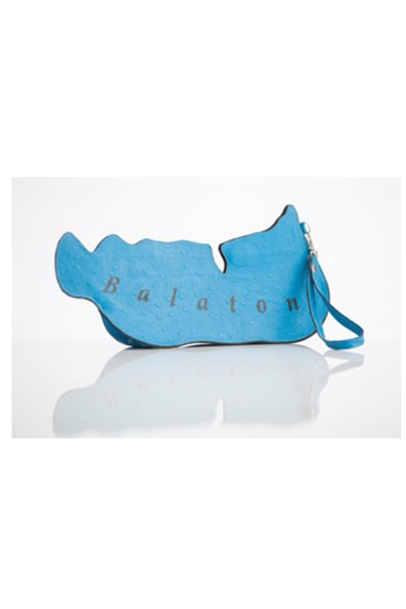 KELL! A hét divattárgya: Balaton alakú táska!