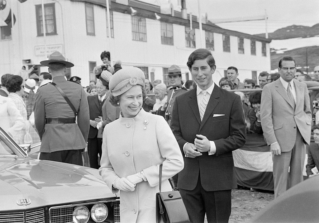 21 megható fotó Erzsébet királynőről és fiáról, III. Károly királyról