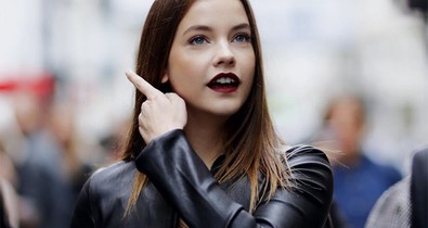 Az elképesztően szexi Palvin Barbara megállította a forgalmat Párizsban