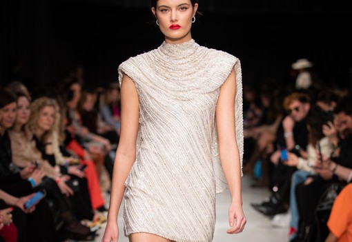 Gulyás Michelle olimpiai bajnok nyitotta meg Demeter Richárd bemutatóját a BCEFW divathéten