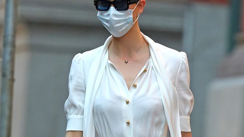 Karlie Kloss olyan stílusosan viseli a maszkot, mint senki más