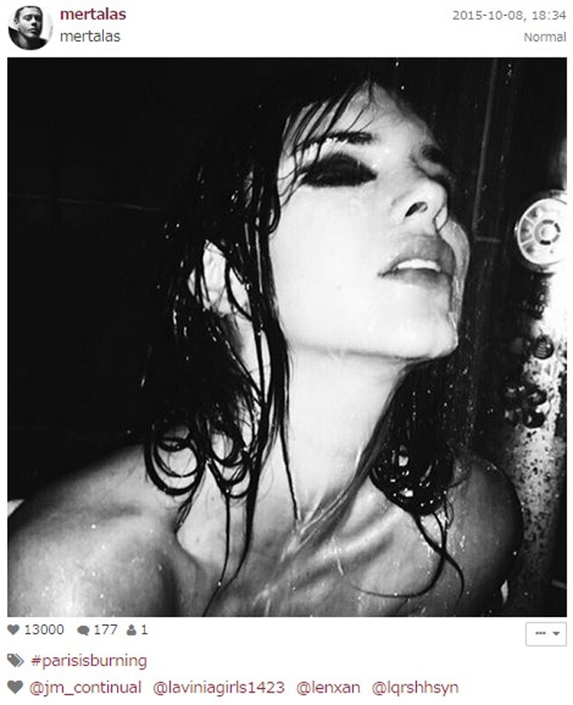 Kendall Jenner őrülten szexi - Pandaszemek, topless a zuhany alatt