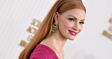 Hírességek, akik hasra estek egy díjátadón, és nagyon emlékezetesen kezelték