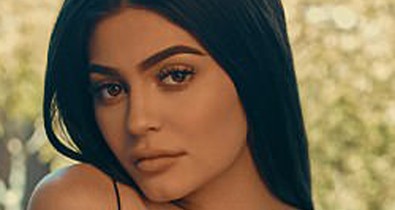 Hoppá! Friss fotókon Kylie Jenner, a hasa pedig teljesen LAPOS!