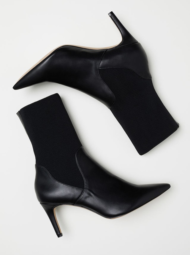 Fekete bokacsizma H&M 12 990 Ft- h&m.com