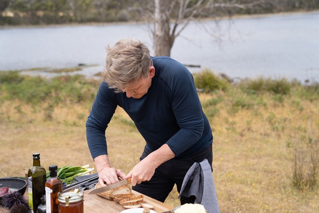 Exkluzív interjú Gordon Ramsay-vel: az Új utakon című sorozatának 2. évadjáról mesélt