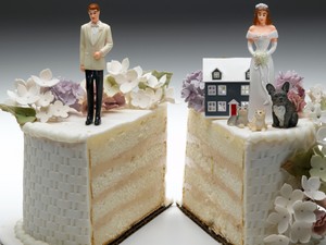 Ezért legyen házassági szerződésed akkor is, ha megbízol a másikban - az ügyvéd is legyen kötelező program az esküvőszervezéskor