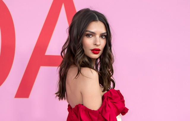 Emily Ratajkowski a CFDA gálán
