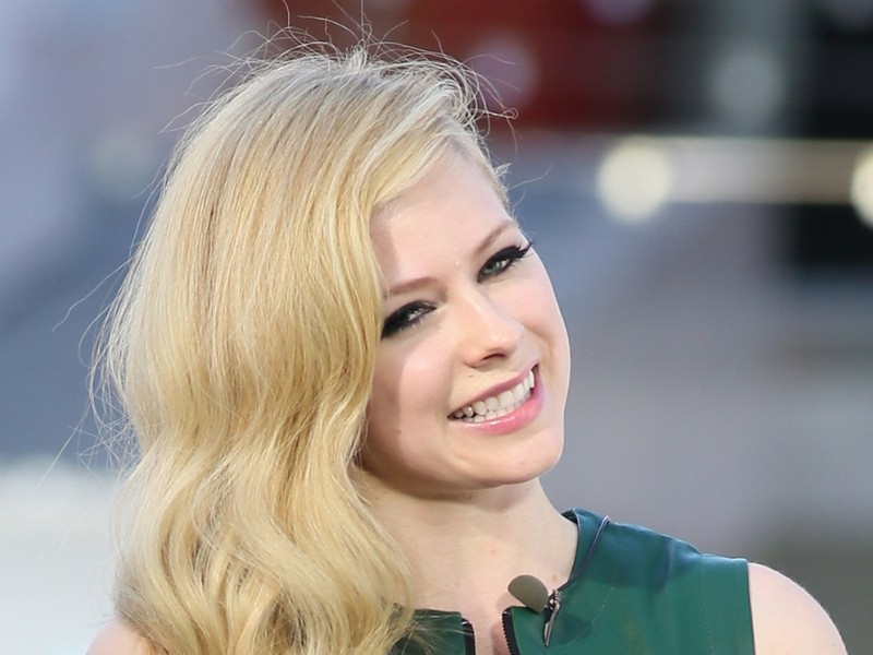 Emlékszel még Avril Lavigne-re? Egy év után készült újra nyilvános fotó a 42 éves énekesnőről