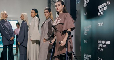 Amputált végtagú katonák léptek a kijevi divathét kifutójára, és ezt minden embernek látnia kell