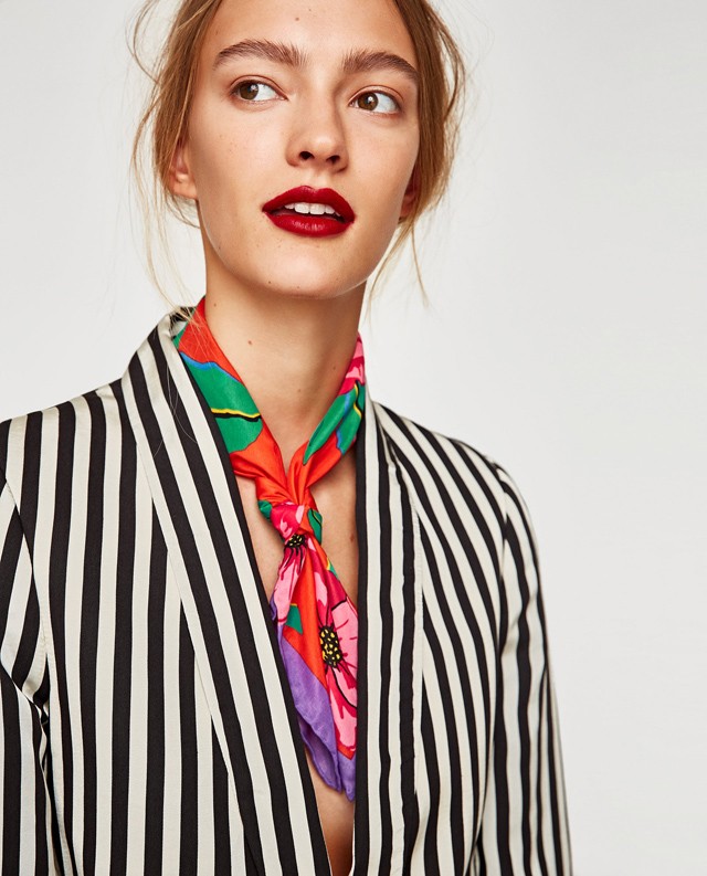 Virágos kendő-Zara 2995 Ft