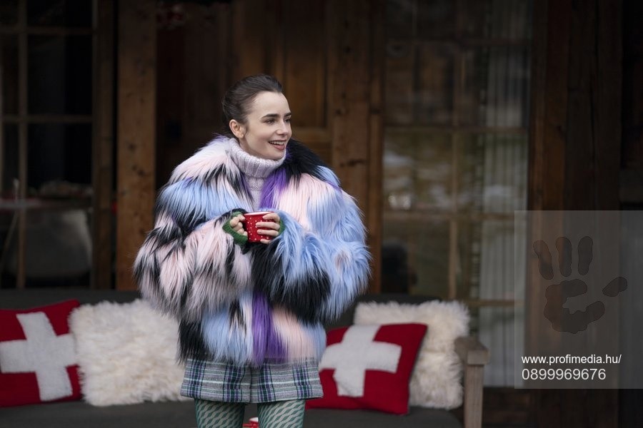 Nehéz megmagyarázni, hogy miért, de ez a szett erős nemtetszést vált ki. A Missoni műszőrme kabát, az O.A. Devolde garbó, valamint a Miu Miu rövidnadrág kombója valahogy nem lopta be magát a szívünkbe. Sok és nem a jó értelemben!