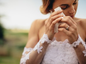 Az örömanya ellopta a show-t lánya esküvőjén, rommá savazták az internetezők a ruhája miatt