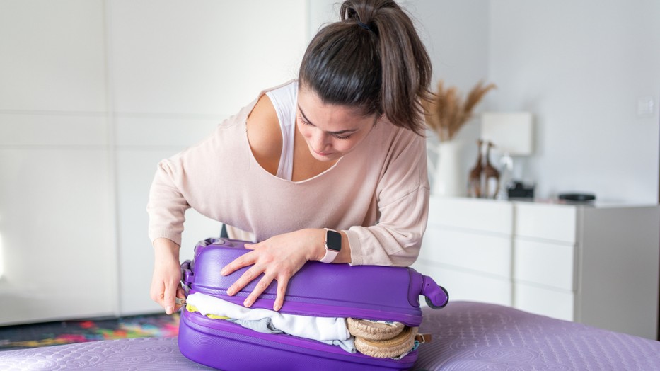 Sokan esünk abba a hibába, hogy túl sok ruhát pakolunk bőröndünkbe