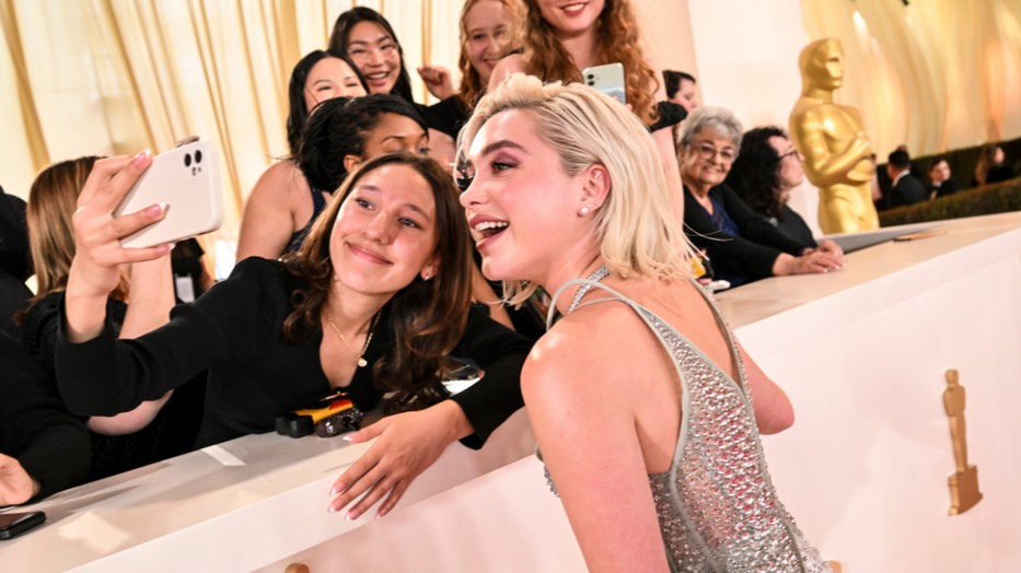Florence Pugh pucérruhája mindent vitt a 2024-es Oscar-gála vörös szőnyegén