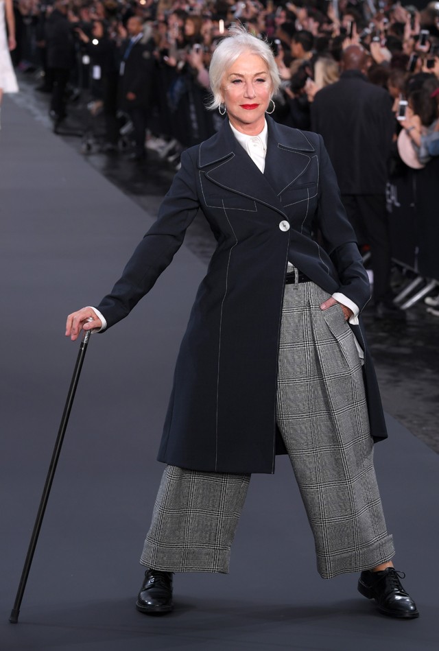 Helen Mirren 72 évesen kifutóra állt és mindenkit levett a lábáról