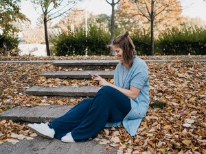 Lugosi Dóri tudatosan használja a telefonját minden nap