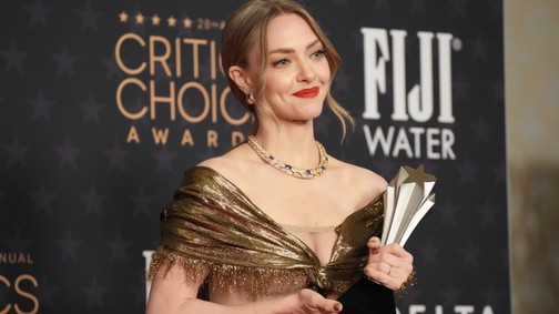 Amanda Seyfried majdnem elhagyta a ruháját a Critics Choice-on, de így is vitte a pálmát, íme a gála legjobban öltözött sztárjai