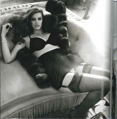460-vogue-italia-2011-junius-plus-size-modellek-d0000CD199cd8acb1cb39.jpg