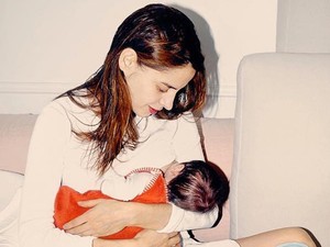 Felrobbant az internet a feleségét szoptatás közben fotózó férfitól