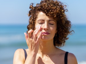 A nyári bőrápolás 5 leggyakoribb tévhite, amiket sose kövess el