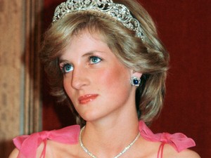 28 éve hunyt el Diana hercegné, szívszorító sorokkal emlékezett nővérére Charles Spencer