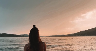 Pompázz kedvenc nyaralós szettedben! A KIKAPCS Alapítvány társalapítója a Gardróbnapló vendége