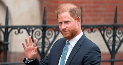 Rettegnek a palotában Harry hercegtől: Károly király fiának következő lépése akár tönkre is teheti őket