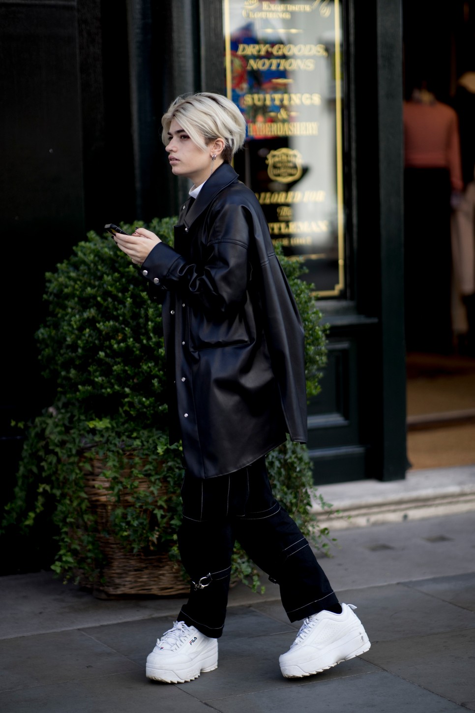 Amire most leginkább szükséged van a télből tavaszba való szezonváltáskor: A sokoldalú ingdzseki