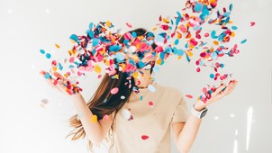 Igen, tényleg boldogabb lehetsz bizonyos színektől - szakértő segít kiválasztani a tökéletes árnyalatokat