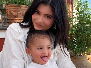 A Legcukibb anya-lánya fotók: így nyaral Kylie Jenner a kis Stormival